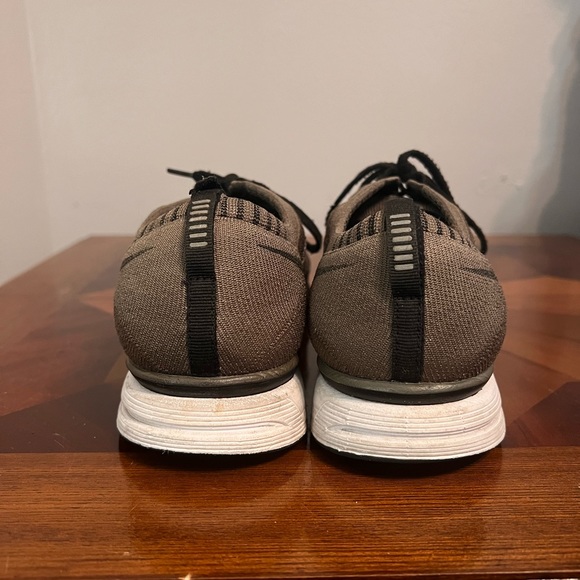 Nike Flyknit - Picture 2 of 5